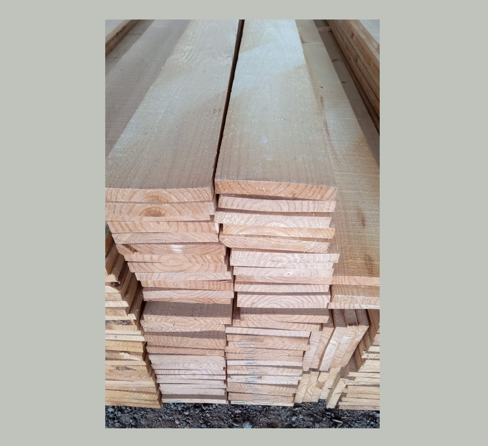 TÁBUA DE PINUS 20CM