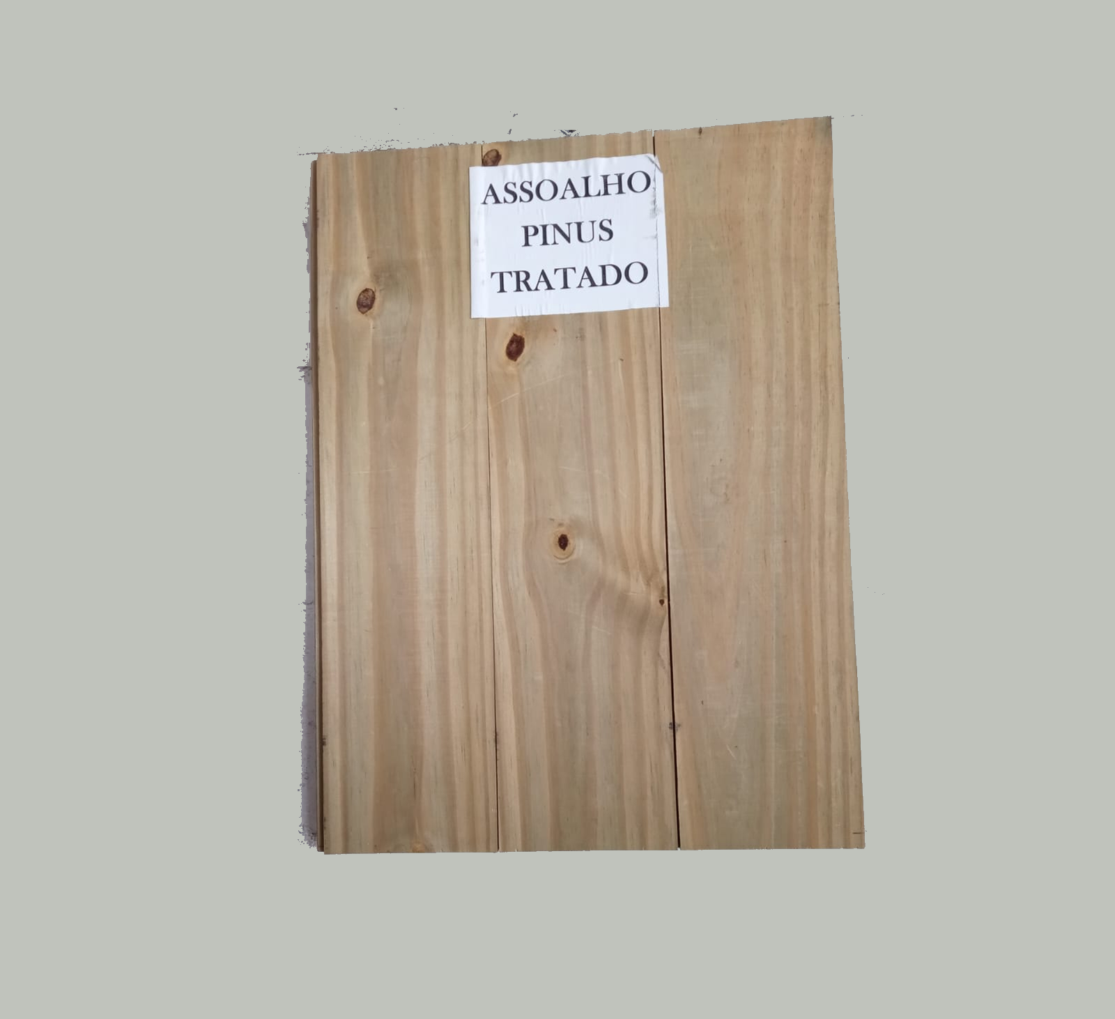 ASSOALHO DE PINUS TRATADO
